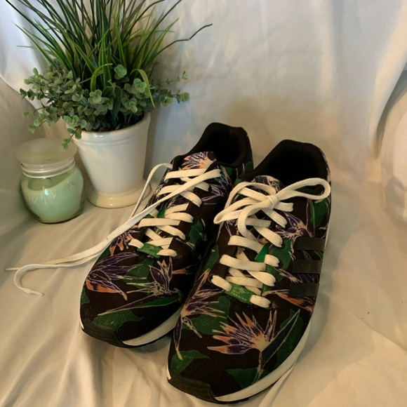 Men’s size 13, Adidas torsion good condition black orange - Picture 1 of 7